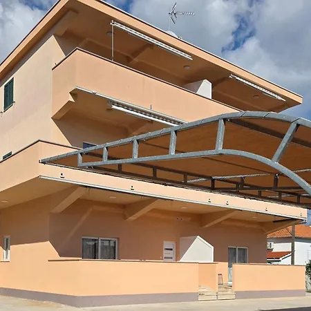 Appartamento With Parking Space - 25305
