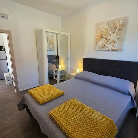 With Parking Space - 25305 Traù