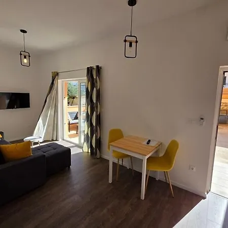 With Parking Space - 25305 Appartamento *