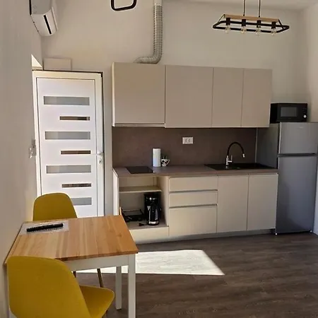 With Parking Space - 25305 Appartamento Traù