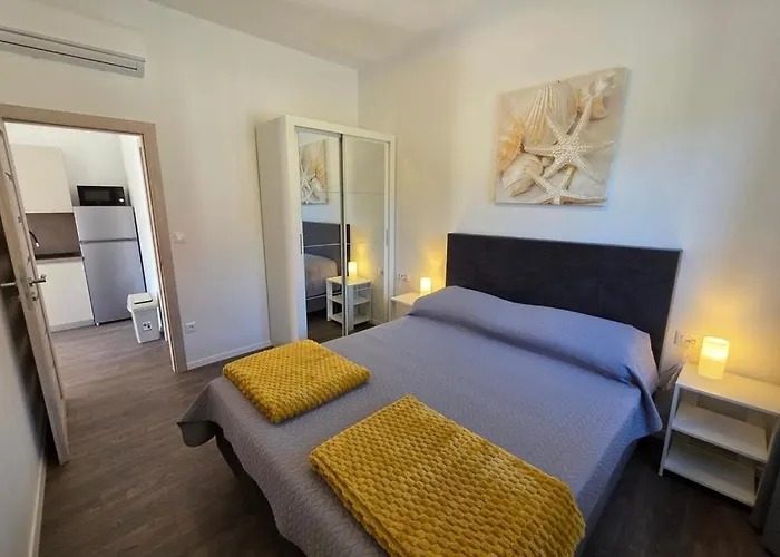 With Parking Space - 25305 Trogir